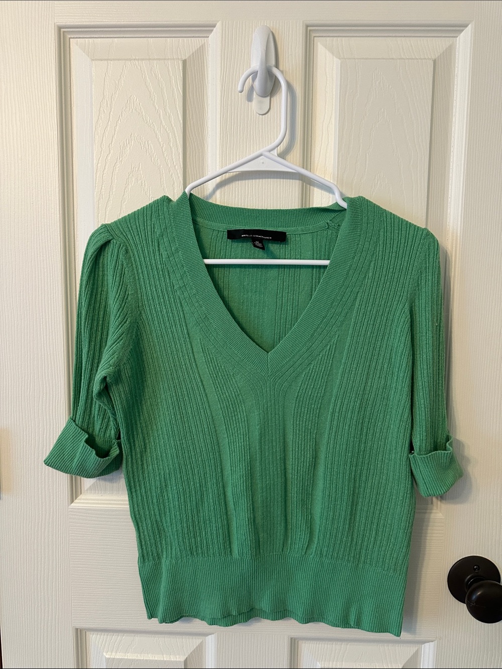 White House Black Market Green Ribbed V-Neck Sweater